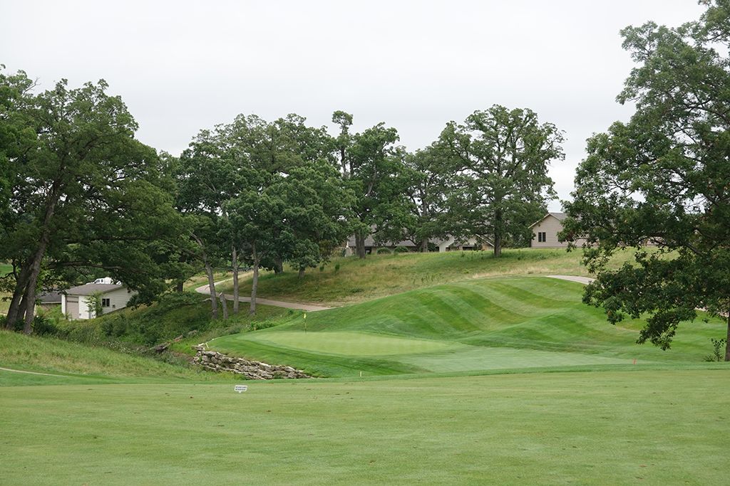 9th Hole at Spirit Hollow Golf Course (424 Yard Par 4)